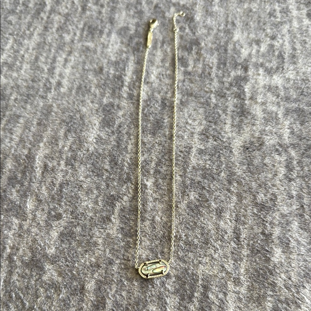 Kendra Scott Elegant Gold Necklace